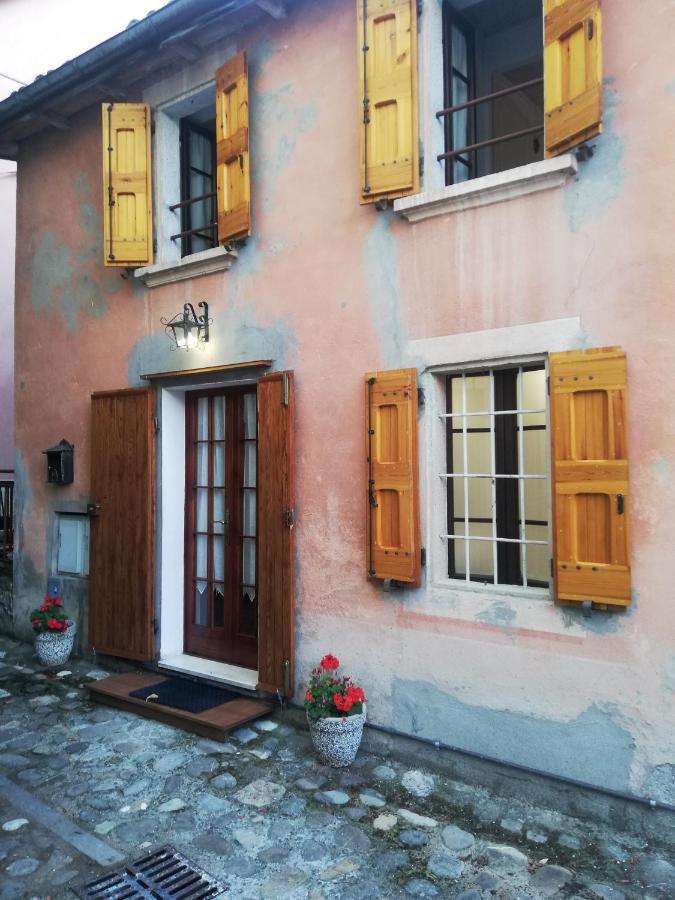 דירות La Chicca Piccola Casina In Affitto Nel Borgo Antico Di Gaggio Montano Bo מראה חיצוני תמונה